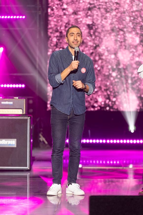 Exclusif - Jimmy Mohamed - Enregistrement de l'émission "Tout le monde chante contre le cancer" au Cirque Phénix à Paris, présentée par J.Anthony et E.Gossuin et diffusée le 4 janvier sur W9
© C.Clovis-P.Perusseau / Bestimage