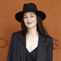 Marion Cotillard et Guillaume Canet à Roland-Garros avec leur fils Marcel : Jean Dujardin installé juste à côté de l'actrice dans les tribunes