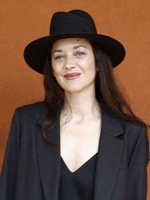 Marion Cotillard et Guillaume Canet à Roland-Garros avec leur fils Marcel : Jean Dujardin installé juste à côté de l'actrice dans les tribunes