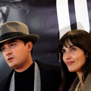 Exclusif - Alain-Fabien Delon et sa compagne Laura Bensadoun au photocall de la soirée Ciné-concert symphonique "Alain Delon, le dernier Samouraï" au Palais des congrès à Paris le 8 novembre 2024 le jour de son anniversaire.

© Jacovides / Moreau / Bestimage