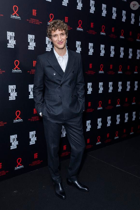 Aliocha Schneider au photocall du 22ème dîner de la mode pour le Sidaction à Paris le 30 janvier 2025.
© Olivier Borde / Bestimage