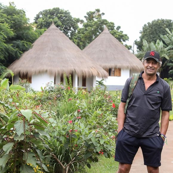 Il a baptisé le magnifique domaine, le Village Noah. Il est ainsi devenu le chef de ce village


L'ancien sportif de tennis, Yannick Noah dans son village Noah, à Yaoundé, Cameroun, le 25 juillet 2022. © Stéphane Lemouton/Bestimage