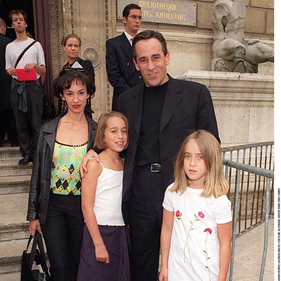 Béatrice Ardisson, Thierry, Manon et Ninon en 2000. RINDOFF-GARCIA / BESTIMAGE