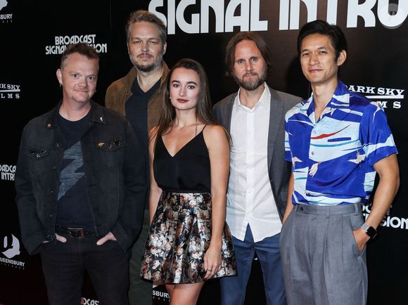 Les acteurs de "Broadcast Signal Intrusion" 

Justin Welborn, Jacob Gentry, Kelley Mack, Ben Lovett et Harry Shum Jr. arrivent à la première à Los Angeles de 'Broadcast Signal Intrusion' de Dark Sky Films et Queensbury Pictures qui s'est tenue au IPIC Westwood Theater à Westwood, Los Angeles, CA, USA. Photo par Xavier Collin/Image Press Agency/ABACAPRESS.COM