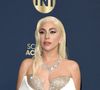 "J'ai lutté contre une infection respiratoire ces derniers jours et j'ai fait tout ce que je pouvais pour me reposer et me rétablir, mais mon état s'est aggravé".

Lady Gaga lors du photocall de la 28ème édition des Screen Actors Guild Awards, ("SAG Awards"), au Barker Hangar à Santa Monica, Los Angeles, Californie, Etats-Unis
Bestimage