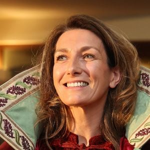 Pas de réseaux sociaux avant le lycée.
Anne-Claire Coudray lors de la fête de la fleur et l'intronisation de personnalités commandeurs et ambassadeurs par la Commanderie du Bontemps au Château Smith Haut Lafitte à Martillac le 27 avril 2023. © Fabien Cottereau / Patrick Bernard / Bestimage