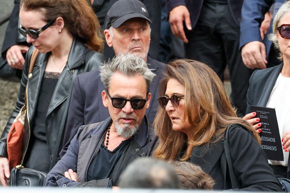 je suis en train de me remettre en condition physique à la salle de sport !", a-t-il déclaré. Et d'ajouter : "J’ai 1h45, pour le faire. En divisant le show en trois volets, 

Florent Pagny, Laurent Baffie, Fati Rosenberg - Sorties des obsèques de Thierry Ardisson en l’église Saint-Roch de Paris, France, le 17 juillet 2025. © Clovis-Jacovides/Bestimage