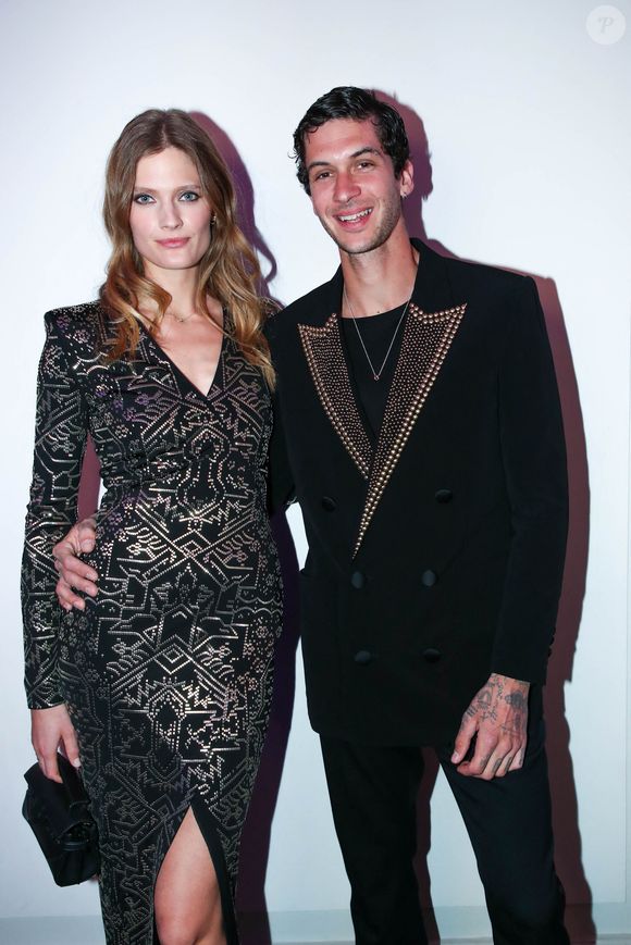 Constance Jablonski et son compagnon Matthias Dandois  au dîner de l'association AEM (Un Avenir pour les Enfants du Monde), au profit des enfants du Rwanda, au Pavillon Ledoyen à Paris. Le 24 mars 2022. © Borde-Rindoff / Bestimage