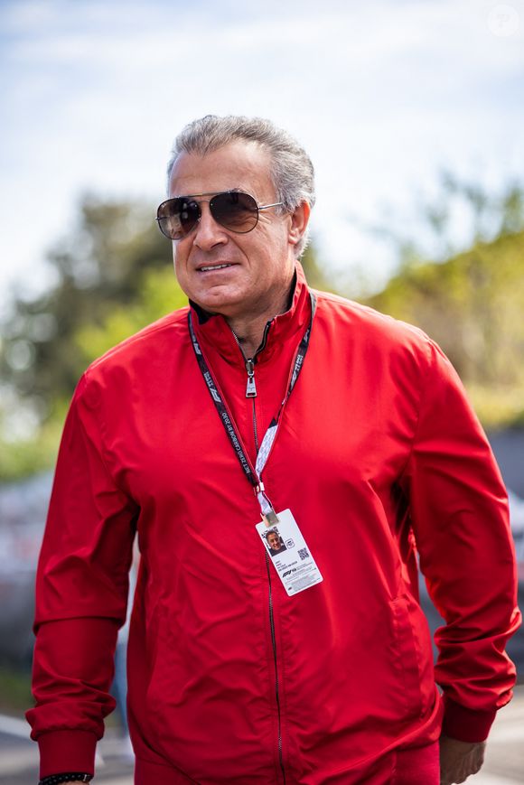 Et aux dernières nouvelles, il profite d'une retraite au milieu des vignes

Jean Alesi au Grand Prix de Formule 1 d’Emilie-Romagne sur le circuit d’Imola, Itamie, le 23 avril 2022. © DPPI/Panoramic/Bestimage