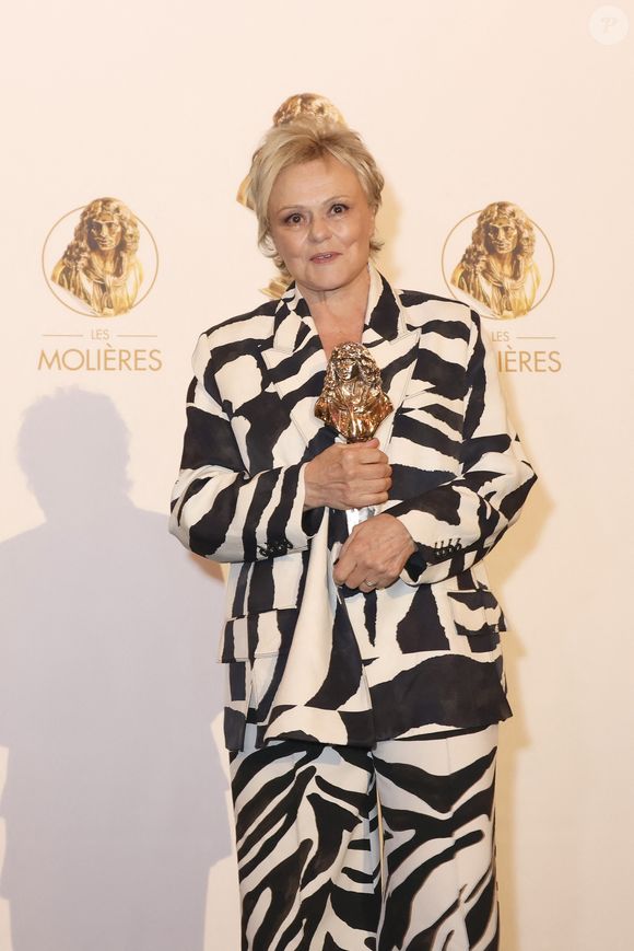 Muriel Robin (Molière d'honneur) - Photocall des lauréats de la 37ème Nuit des Molières aux Folies Bergère à Paris le 4 mai 2026.

© Jack Tribeca / Bestimage