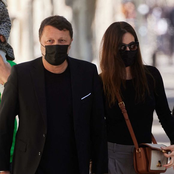 Arthur (Jacques Essebag) et sa compagne Mareva Galanter - Arrivées des people à la manifestation de soutien à la famille de Sarah Halimi sur la place du Trocadéro à Paris le 25 avril 2021. © Cyril Moreau/Bestimage
