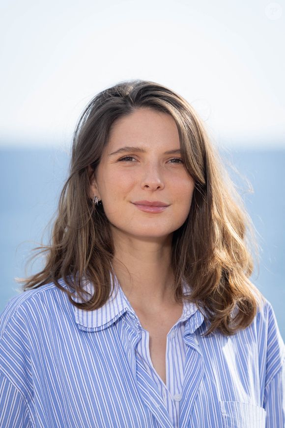 Josephine Japy assiste au photocall de 'Qui brille au combat' à l'hôtel Negresco lors du 7ème Festival Cineroman à Nice, France, le 30 septembre 2025. Photo Shootpix/Abaca