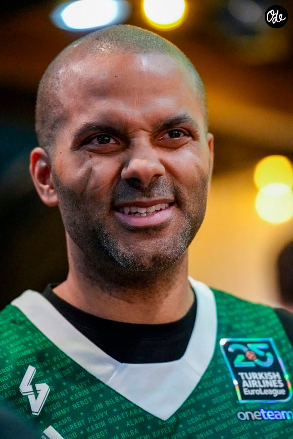 Dès les premiers instants, la propriété impressionne par ses volumes et ses équipements : vaste jardin, terrain de basket, salle de sport parfaitement équipée ainsi qu'un élégant bar privé

Tony Parker avant le match Lyon-Villeurbanne vs Zalgiris Kaunas, Turkish Airlines Euroleague à l’Astroballe de Villeurbanne, le 27 mars 2025. 

Photo de Sandrine Thesillat / PsNewz / Bestimage