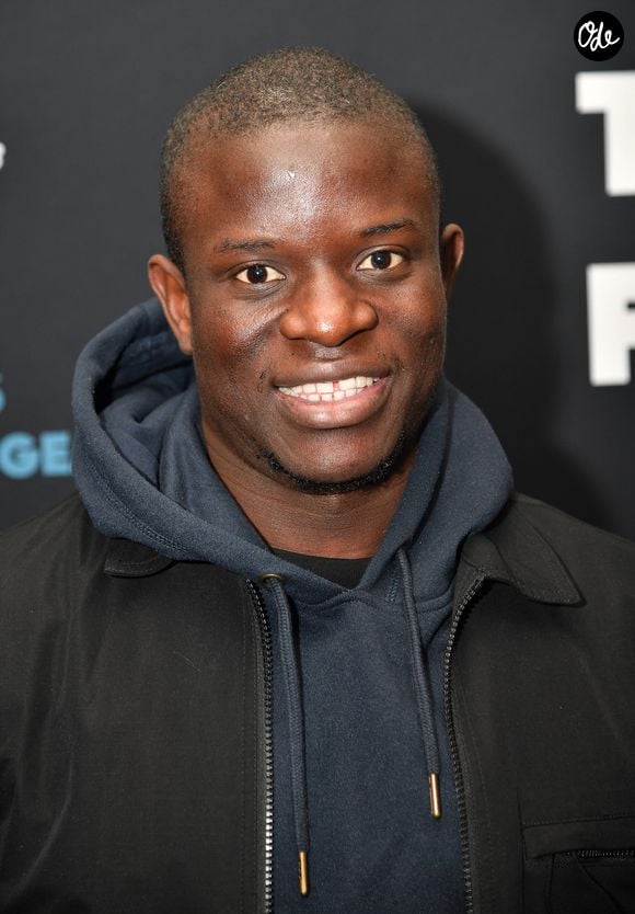 Menus accessibles, espaces familiaux et ambiance conviviale...

N'Golo Kanté - Avant-première du documentaire « Têtes Plongeantes » au MK2 Bibliothèque à Paris le 1er décembre 2025.  © Veeren/Bestimage