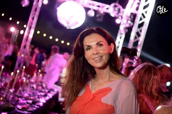Caroline Barclay - Soirée Lady Monika Bacardi à la Cabane Bambou sur la plage de Pampelonne à Saint-Tropez le 18 juillet 2025. © Sophie Louvet/Nice-Matin/Bestimage
