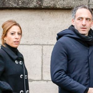 Léa Salamé et son compagnon Raphaël Glucksmann - Obsèques de Sébastien Demorand à la Coupole du crématorium du cimetière du Père-Lachaise à Paris, France, le 31 janvier 2020. © AGENCE / BESTIMAGE