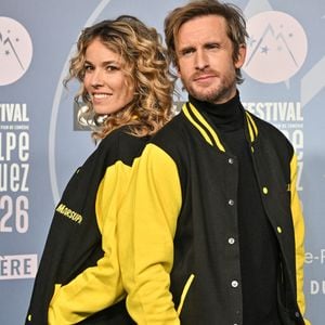 À noter que Philippe Lacheau et Elodie Fontan jouent un couple divorcé dans le film "Marsupilami". De quoi perturber leur petit garçon. On comprend mieux pourquoi le célèbre acteur et réalisateur a préféré ne pas lui faire visionner le film.

Elodie Fontan, Philippe Lacheau assistant à la projection du film Marsupilami lors du 29ème Festival du Film de l'Alpe d'Huez à l'Alpe d'Huez, France le 21 janvier 2026. Photo by Julien Reynaud/APS-Medias/ABACAPRESS.COM