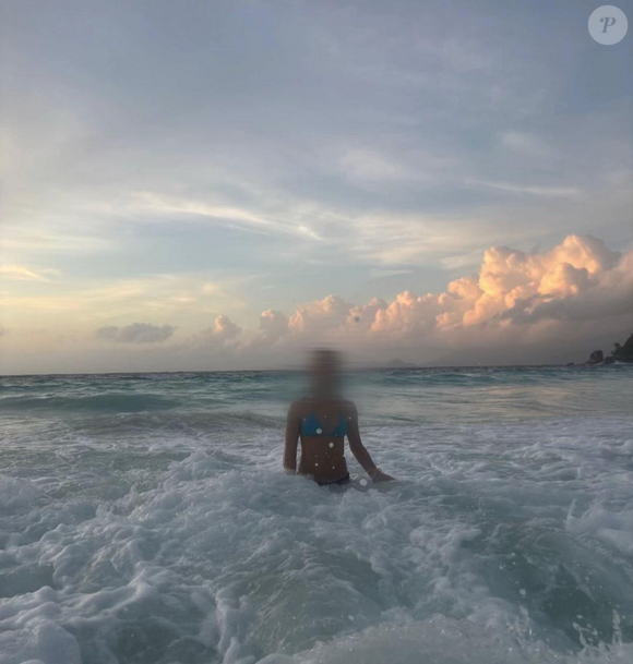 Giulia Sarkozy en vacances aux Seychelles avec ses parents Nicolas Sarkozy et Carla Bruni. TikTok Giulia Sarkozy