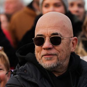 Il y possède une maison et un studio d'enregistrement

Le chanteur français Pascal Obispo participera au Téléthon 2022 au Cap Ferret, dans le sud-ouest de la France, le 03 décembre 2022. Il participera à une marche solidaire et donnera un concert sur la plage en fin de journée. Photo by Thibaud Moritz /ABACAPRESS.COM