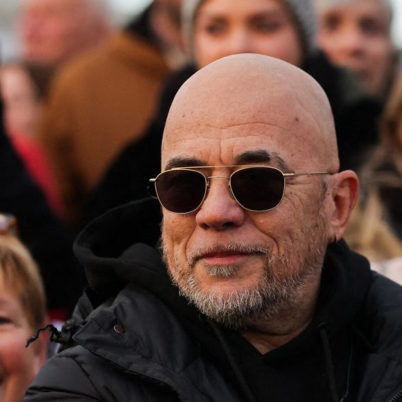 Il y possède une maison et un studio d'enregistrement

Le chanteur français Pascal Obispo participera au Téléthon 2022 au Cap Ferret, dans le sud-ouest de la France, le 03 décembre 2022. Il participera à une marche solidaire et donnera un concert sur la plage en fin de journée. Photo by Thibaud Moritz /ABACAPRESS.COM