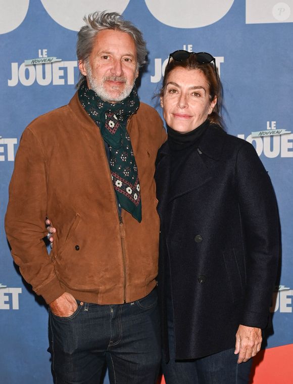 Antoine de Caunes et sa femme Daphné Roulier - Avant-première du film "Le Nouveau Jouet" au Grand Rex à Paris le 9 octobre 2022. © Coadic Guirec/Bestimage