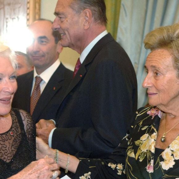L'actrice française Line Renaud et Bernadette Chirac arrivent à un dîner d'État à Yerevana, en Arménie, le 29 septembre 2006. Bernadette Chirac est en Arménie au deuxième jour d'une visite officielle de trois jours. Photo by Jacques Witt/Pool/ABACAPRESS.COM