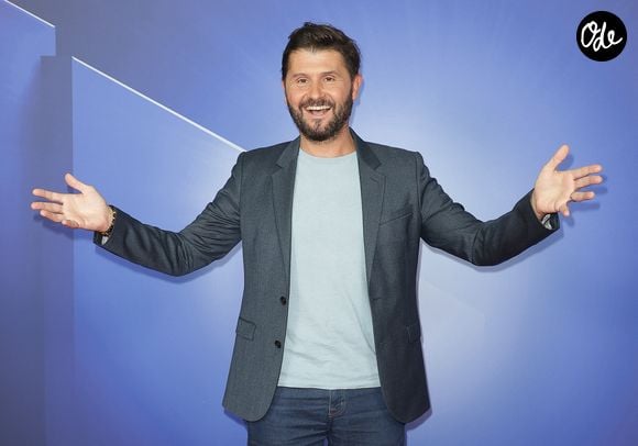 Christophe Beaugrand - Photocall de l’Upfront 2026 de TF1 à la Seine Musicale à Boulogne-Billancourt le 18 juin 2026. C’est à l’occasion de sa traditionnelle présentation aux annonceurs («upfront») que le groupe TF1 a choisi d’annoncer ce jeudi soir la concrétisation de son accord de distribution signé avec il y a un an jour pour jour avec Netflix. © Coadic Guirec/Bestimage