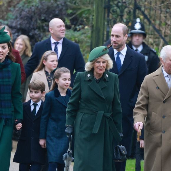 Le roi Charles III d'Angleterre et Camilla Parker Bowles, reine consort d'Angleterre,   Catherine (Kate) Middleton, princesse de Galles, Prince Louis, Princesse Charlotte, Prince George, Le prince William, prince de Galles - La famille royale britannique se rend à la messe de Noël à Sandringham le 25 décembre 2024.