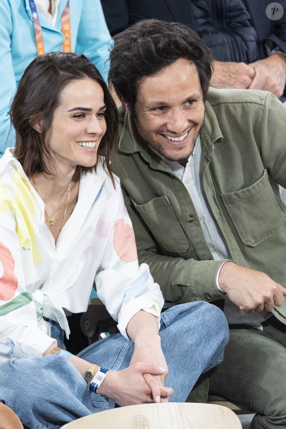 Le chanteur Vianney et sa femme Catherine Robert en tribunes lors des Internationaux de France de Tennis de Roland Garros 2025, à Paris, France, le 6 juin 2025. © Jacovides-Moreau/Bestimage