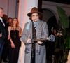 Après le succès de ses précédentes collections, il confirme son engagement dans le monde de l'art contemporain.

Johnny Depp au The Gathering of Three Hearts event in Los Angeles. Photo par Backgrid USA / Bestimage