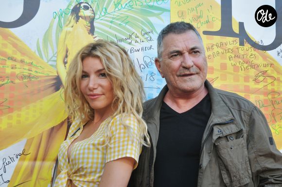 Sur les réseaux sociaux, Jules se présente comme « acteur, rappeur et mec marrant ».

Lola Marois-Bigard et son mari Jean-Marie Bigard - Célébrités lors du 15e Festival « Les Hérault du Cinéma et de la Télé » au Cap d'Agde. Le 19 juin 2018
© Robert Fages / Bestimage
