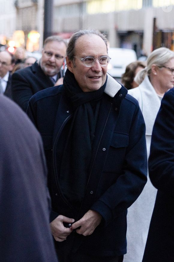 Le fondateur de Free affirme que l’intelligence académique peut parfois devenir un frein à l’action lorsqu’elle pousse à trop réfléchir. 

Exclusif - Xavier Niel - Arrivées à la cérémonie en hommage à Claude Bébéar dans l'église Saint-Philippe-du-Roule à Paris le 11 décembre 2025.