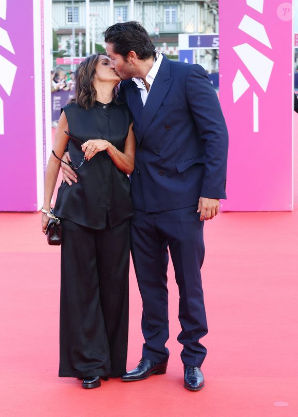 Florence Foresti et son compagnon Alexandre Kominek à la première du film "Nouvelle Vague" lors du 51éme Festival du Cinéma Américain de Deauville le 12 septembre 2025.

© Denis Guignebourg / Bestimage