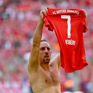 Franck Ribéry célèbre le titre de champion d'Allemagne et son dernier match sous les couleurs du Bayern de Munich - Munich le 18 mai 2019.
© Action Press / Bestimage