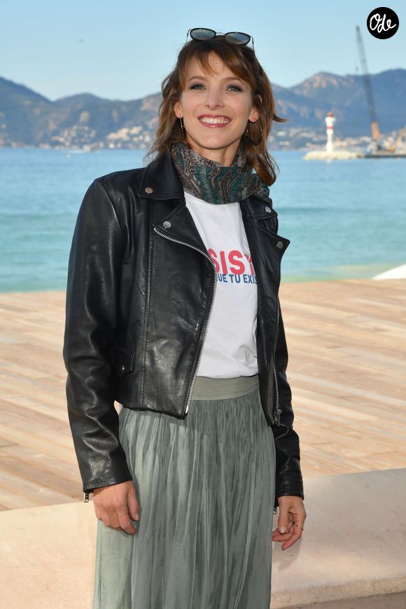 Elodie Varlet de la série "Plus Belle La Vie" sur la croisette lors de la 2ème édition du "Canneseries" à Cannes, France, le 7 avril 2019.

© Bruno Bébert/Bestimage