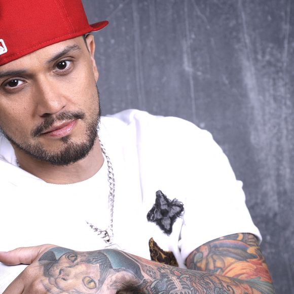 Le 17 août dernier, Coleen pensait avoir encore du temps, dilatée seulement à 3 cm et sans douleurs majeures mais c'était sans compter sur l'arrivée rapide de son bébé. 

xclusif - Portrait de Billy Crawford à Paris, le 20 mars 2025.
© Cédric Perrin/Bestimage