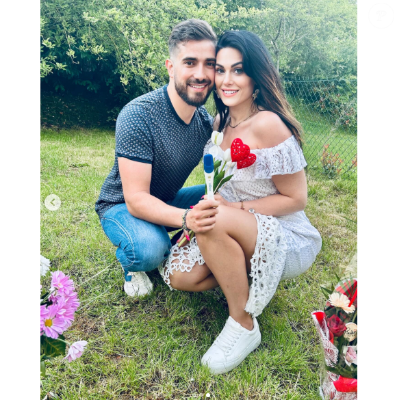 Elle a coupé les ponts depuis qu'elle est en couple avec Michaël

Emilie de "Mariés au premier regard" est enceinte de son deuxième enfant, elle annonce la nouvelle le 12 mai 2025