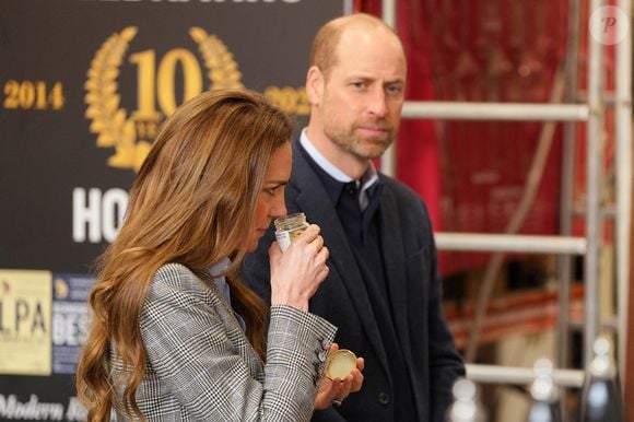 Le prince William, prince de Galles, et Catherine (Kate) Middleton, princesse de Galles, visitent la brasserie Southwark Brewing Company à Londres.
Kin Cheung/WPA-Pool/Julien Burton via Bestimage