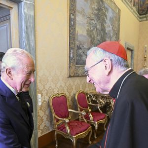 Le roi Charles III d'Angleterre et Camilla Parker Bowles, reine consort d'Angleterre, reçus par le pape Léon XIV au Vatican (Rome), le 23 octobre 2025. Photo par PA Photo/ Bestimage
