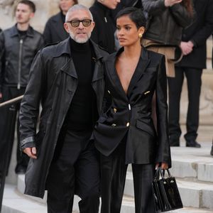 Vincent Cassel et Narah Baptista assistent au défilé Schiaparelli haute couture printemps/été 2026 le 26 janvier 2026 à Paris, France. © Lucia Sabatelli/Bestimage