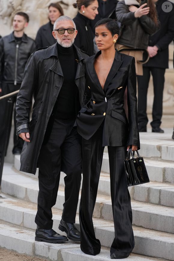 Vincent Cassel et Narah Baptista assistent au défilé Schiaparelli haute couture printemps/été 2026 le 26 janvier 2026 à Paris, France. © Lucia Sabatelli/Bestimage