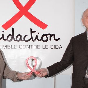 Le message est clair : pour avancer vers un monde sans sida, chacun doit contribuer en faisant un don au 110. 

Line Renaud et Pierre Berge lors de la conférence de presse de Sidaction qui s'est tenue à son siège à Paris, France, le 15 octobre 2013. Photo par Audrey Poree/ABACAPRESS.COM