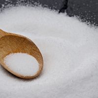 Mélanger du bicarbonate de soude avec du jus d'orange naturel : pourquoi c'est recommandé et pour quoi ça fonctionne ?
