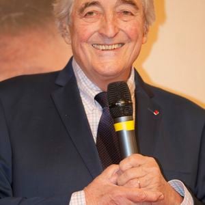 Il est finalement mort à l'âge de 81 d'une défaillance cardiaque en 2020

Jean-Loup Dabadie - Cérémonie d'ouverture de la 3ème édition du Vincennes Film Festival "Au-delà de l'écran" à la mairie de Vincennes le 22 novembre 2019.

© Christophe Clovis / Bestimage