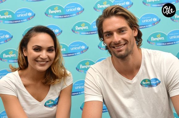 Mais après la naissance de leur fille Jazz et un mariage somptueux, leur histoire s'est terminée en 2016.

Camille Lacourt et sa femme Valérie Bègue, parrain et marraine du 10ème anniversaire du partenariat entre Pampers et l'Unicef, à Paris, le 13 novembre 2015.

© Bestimage