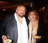 Dans chacun de ses projets, elle peut compter sur le soutien de ses proches.
Stéphanie Le Quellec, chef de La Scène à l'hôtel Prince de Galles et son mari David Le Quellec lors de la soirée pour le 70ème anniversaire du restaurant Au pied de cochon à Paris, le 28 juin 2017. © Philippe Baldini/Bestimage
