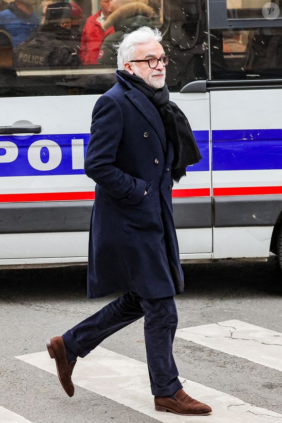 Pascal Praud - Arrivées aux obsèques de C.Laborde en l’église Saint-Roch à Paris, le 6 février 2025. Décédée le 28 janvier 2025 à l'âge de 73 ans, l'ancienne présentatrice météo de TF1 (1988 - 2017) était atteinte de la maladie neurodégénérative à corps de Lewy. 
© Jacovides - Moreau / Bestimage