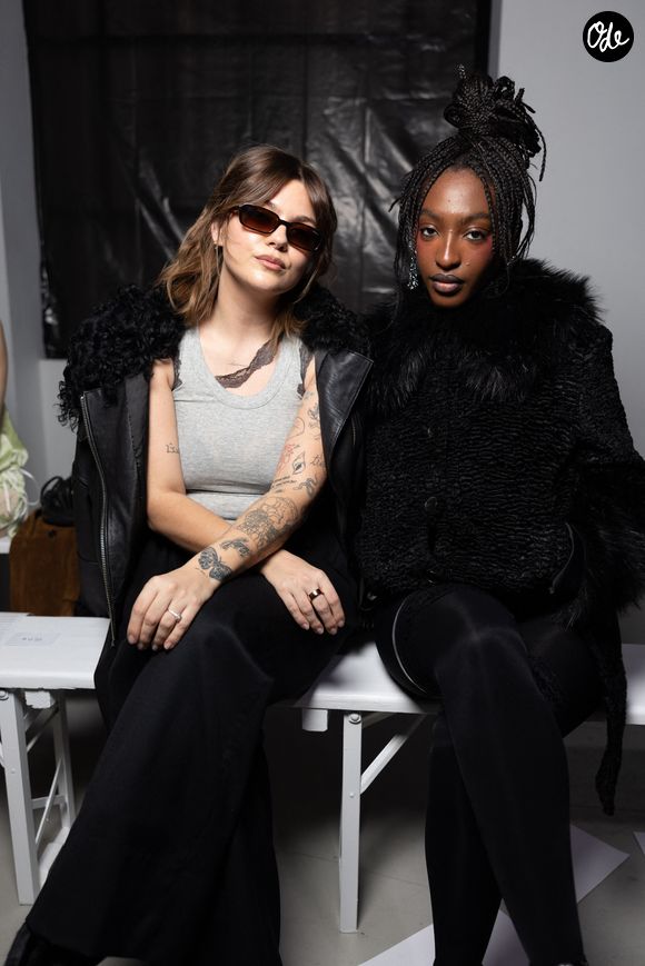 Louane Emera , Ebony au premier rang du défilé Vaillant Collection Femme Prêt-à-Porter Automne/Hiver 2026-2027 lors de la Fashion Week de Paris (PFW) au Palais de Tokyo, à Paris, en France, le 6 mars 2026. © Julien Sarkissian/Bestimage