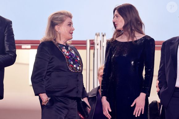 Chiara Mastroianni et sa mère Catherine Deneuve  lors du 77ème Festival International du Film de Cannes, le 21 mai 2024.

Photo : Jacovides-Moreau / Bestimage