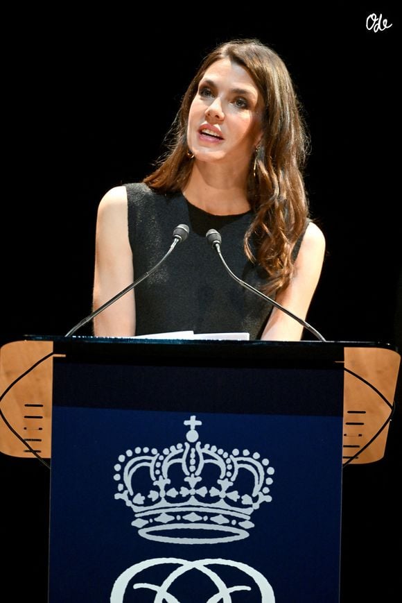 Tout juste séparée de son compagnon écrivain, la jeune femme confirme sa passion dévorante pour les lettres.

Charlotte Casiraghi lors de la cérémonie de proclamation de l'édition 2026 des Prix de la Fondation Prince Pierre à l'opéra Garnier à Monaco le 13 octobre 2026. 

© Bruno Bebert / Bestimage